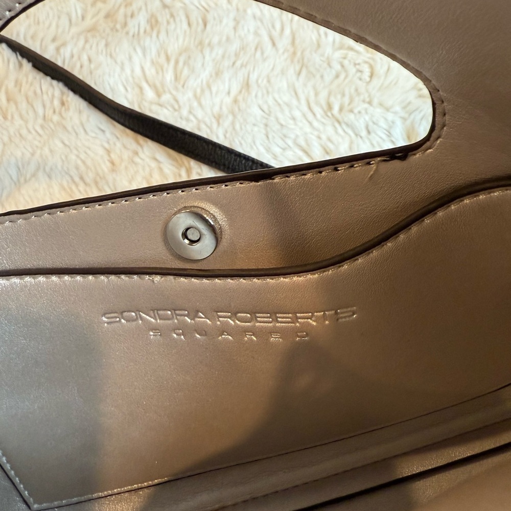 sondra roberts Elegant Black Leather Handbag - Picture 5 of 9